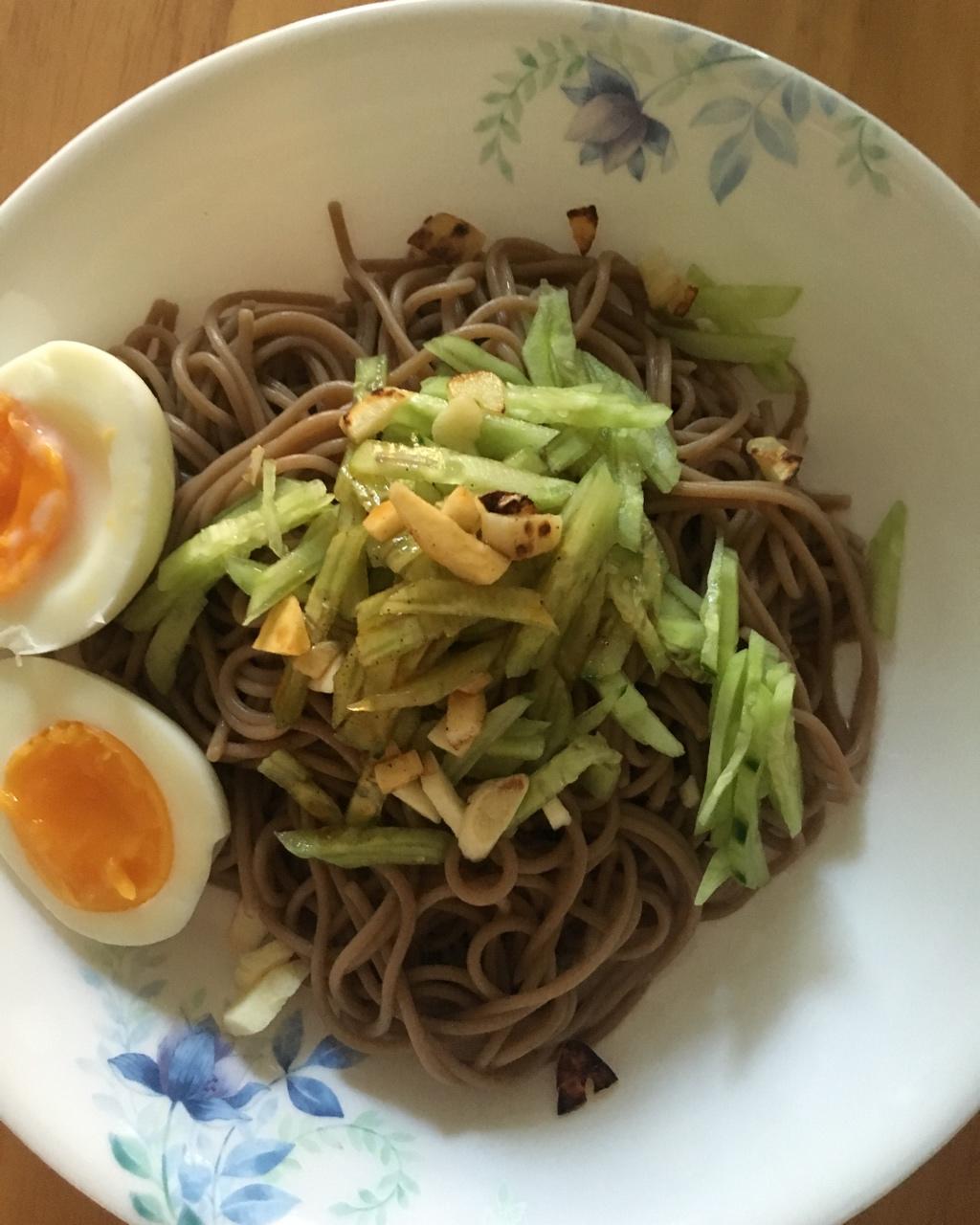 凉拌荞麦面