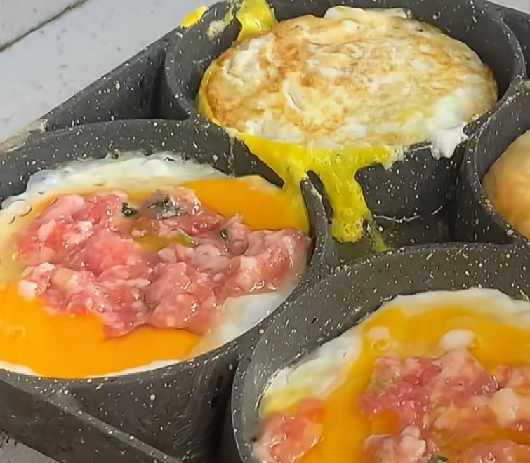 鸡蛋汉堡（调制面糊）