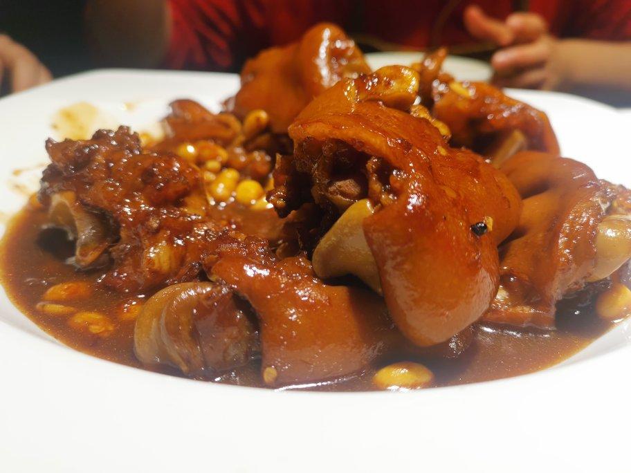 酱香黄豆焖猪脚