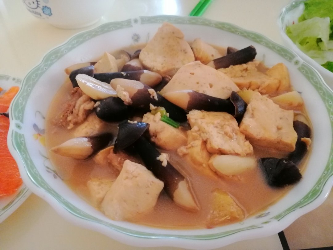 鸡蛋豆腐鸡枞菌汤