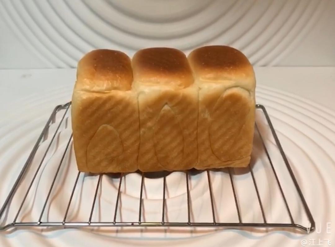 《Tinrry+》软绵绵的白吐司