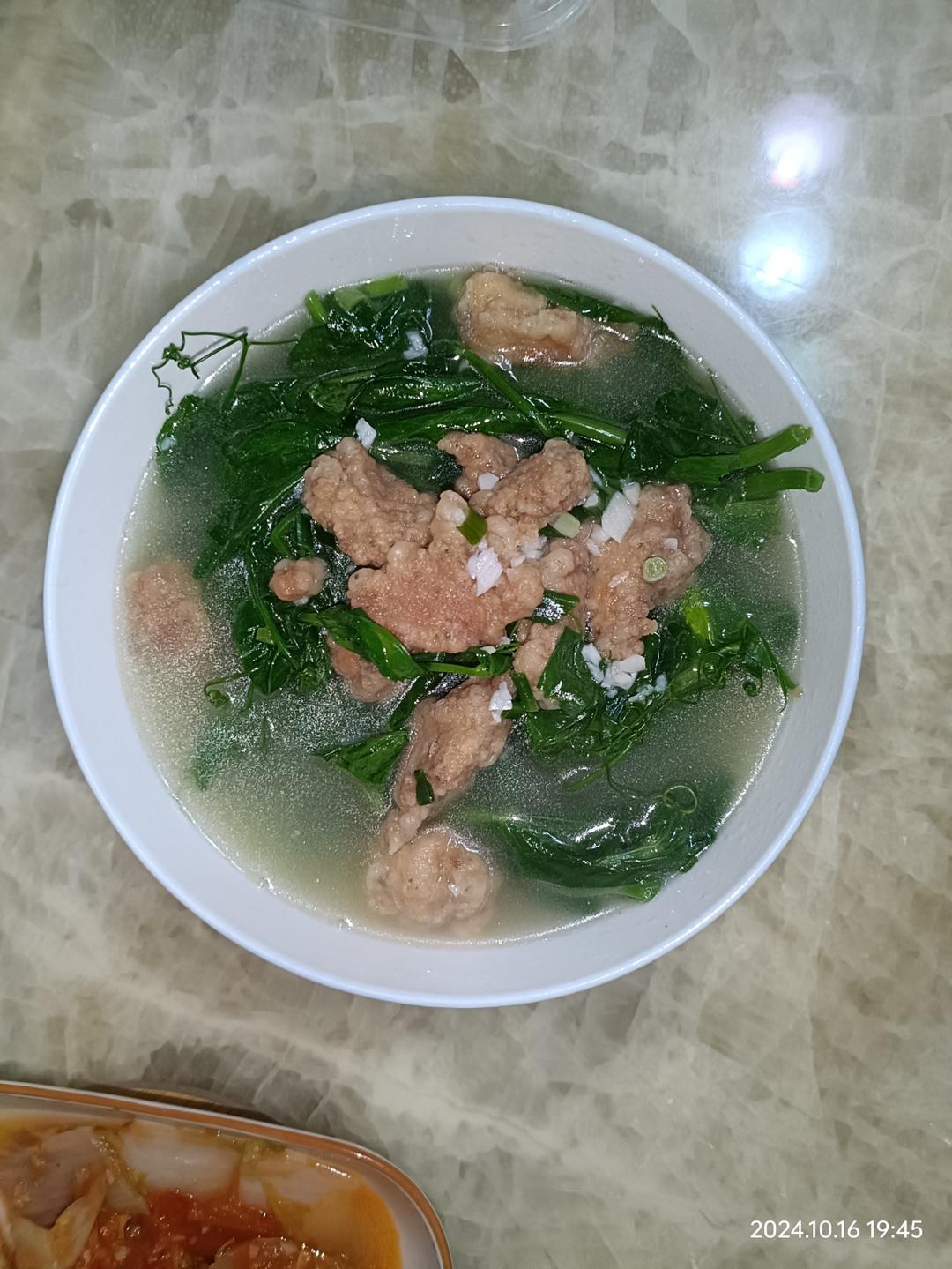 超级鲜美好喝的豌豆尖酥肉汤！