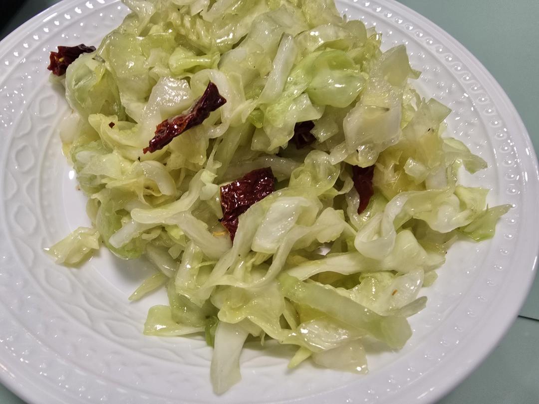爽脆可口的卷心菜（凉拌包菜）
