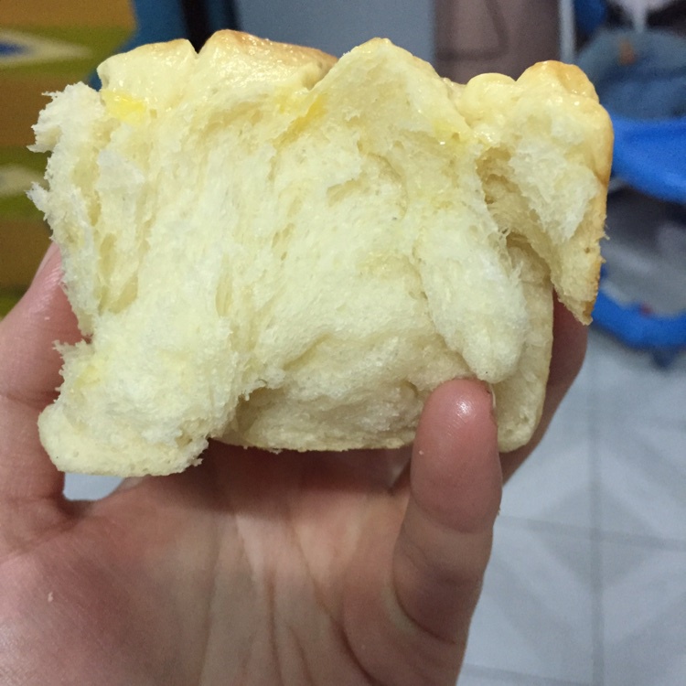 麦色金花面包