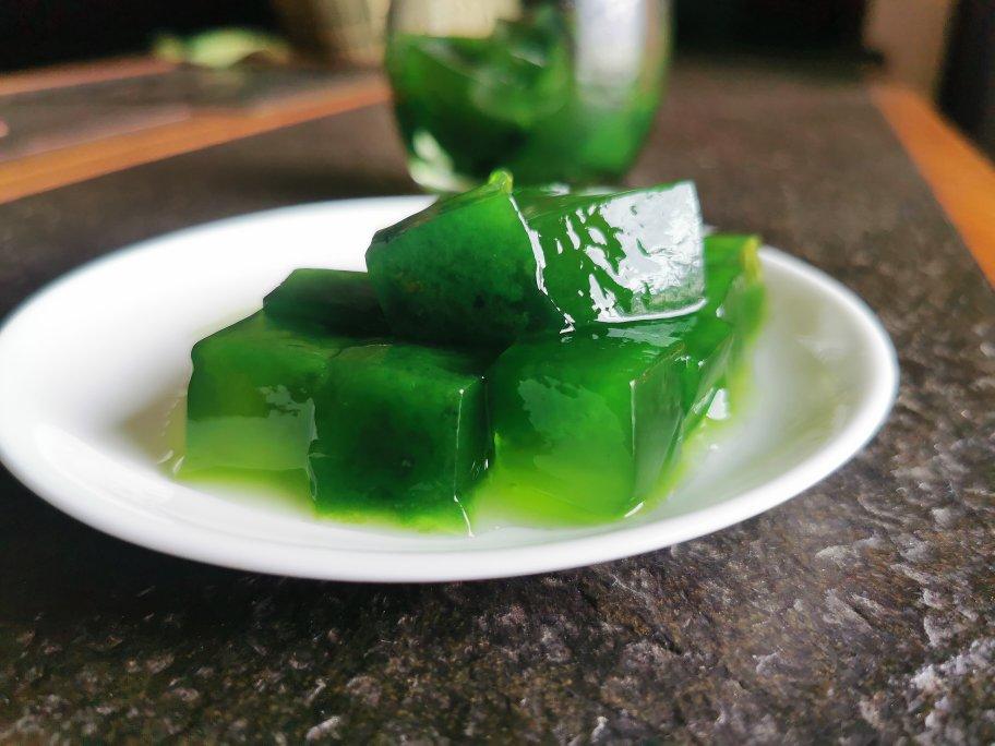 艾草的另一种清凉吃法- -艾草凉粉，不要高热量的青团