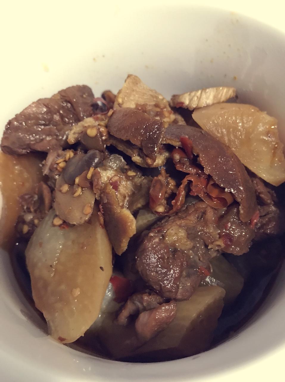 萝卜牛腩煲