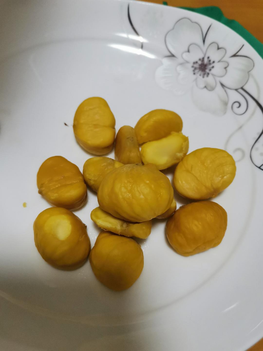 巧剥板栗皮的方法