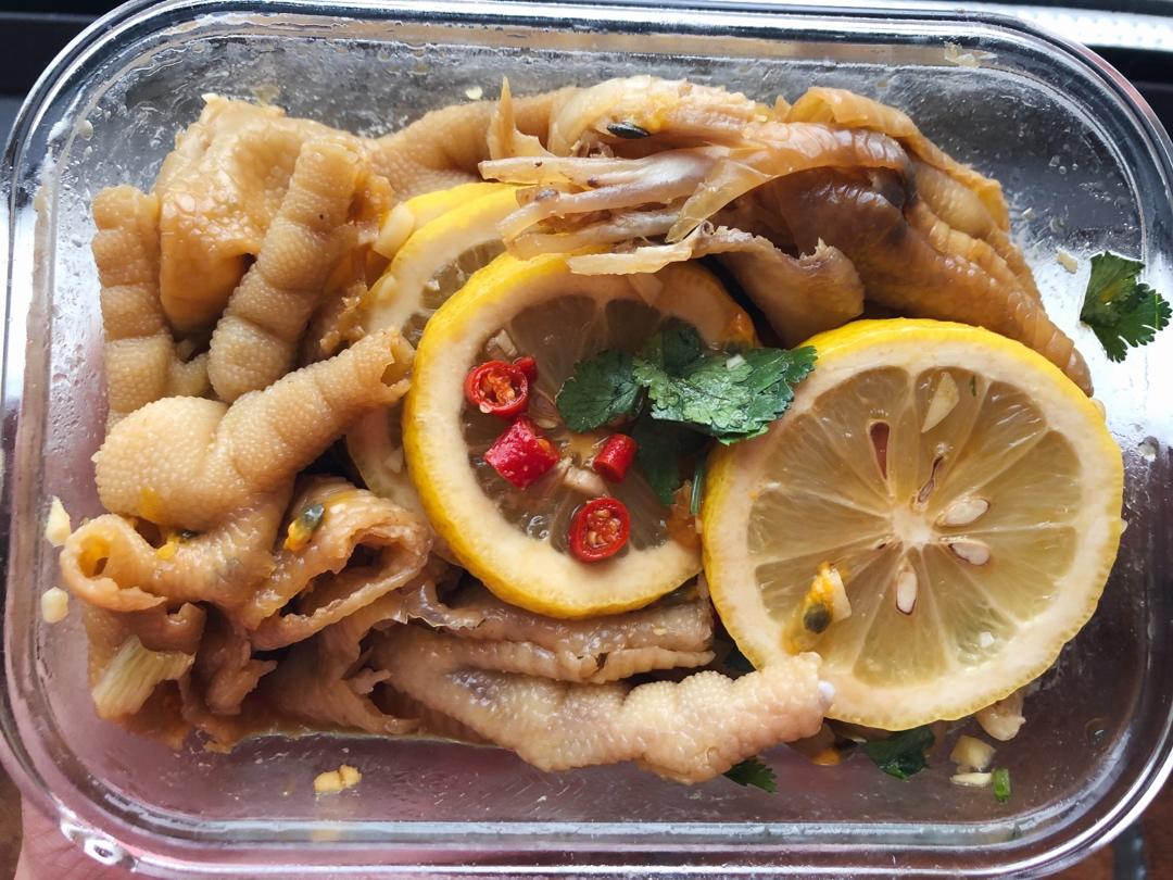 【酸辣无骨凤爪】