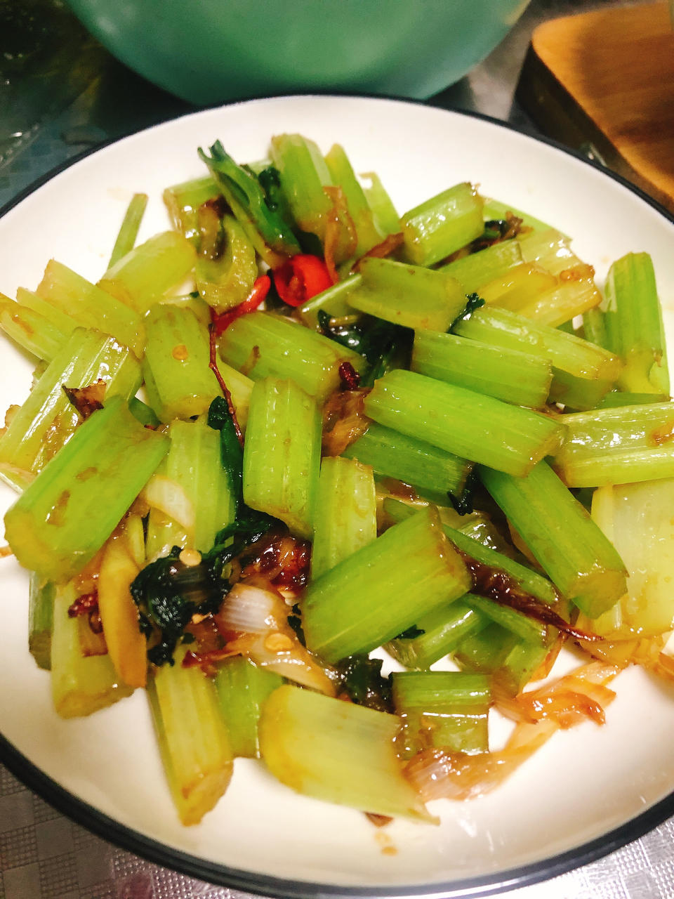 素炒芹菜