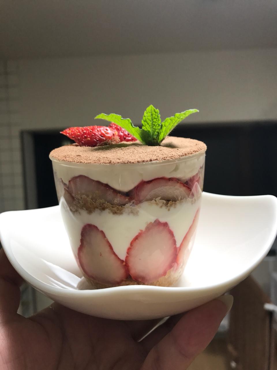 草莓芭菲-strawberry parfait的全部作品