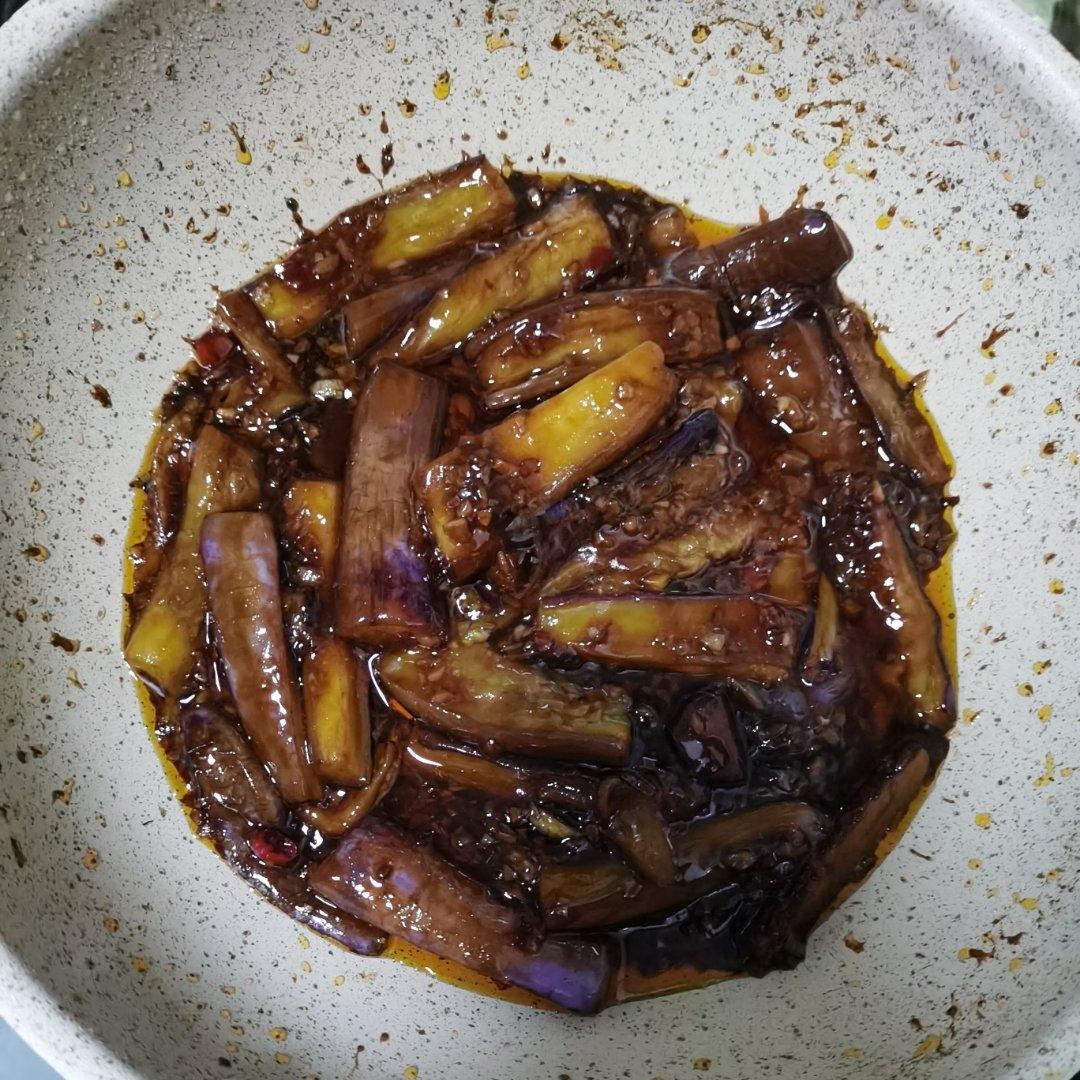 开胃下饭菜！巨简单的家常鱼香茄子煲