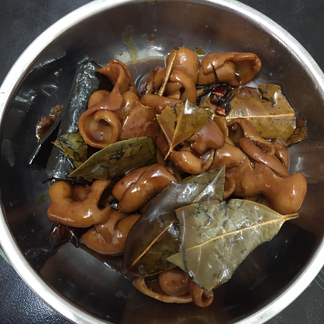 家传卤猪肠