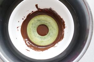 抹茶巧克力甜甜圈蛋糕的做法 步骤7