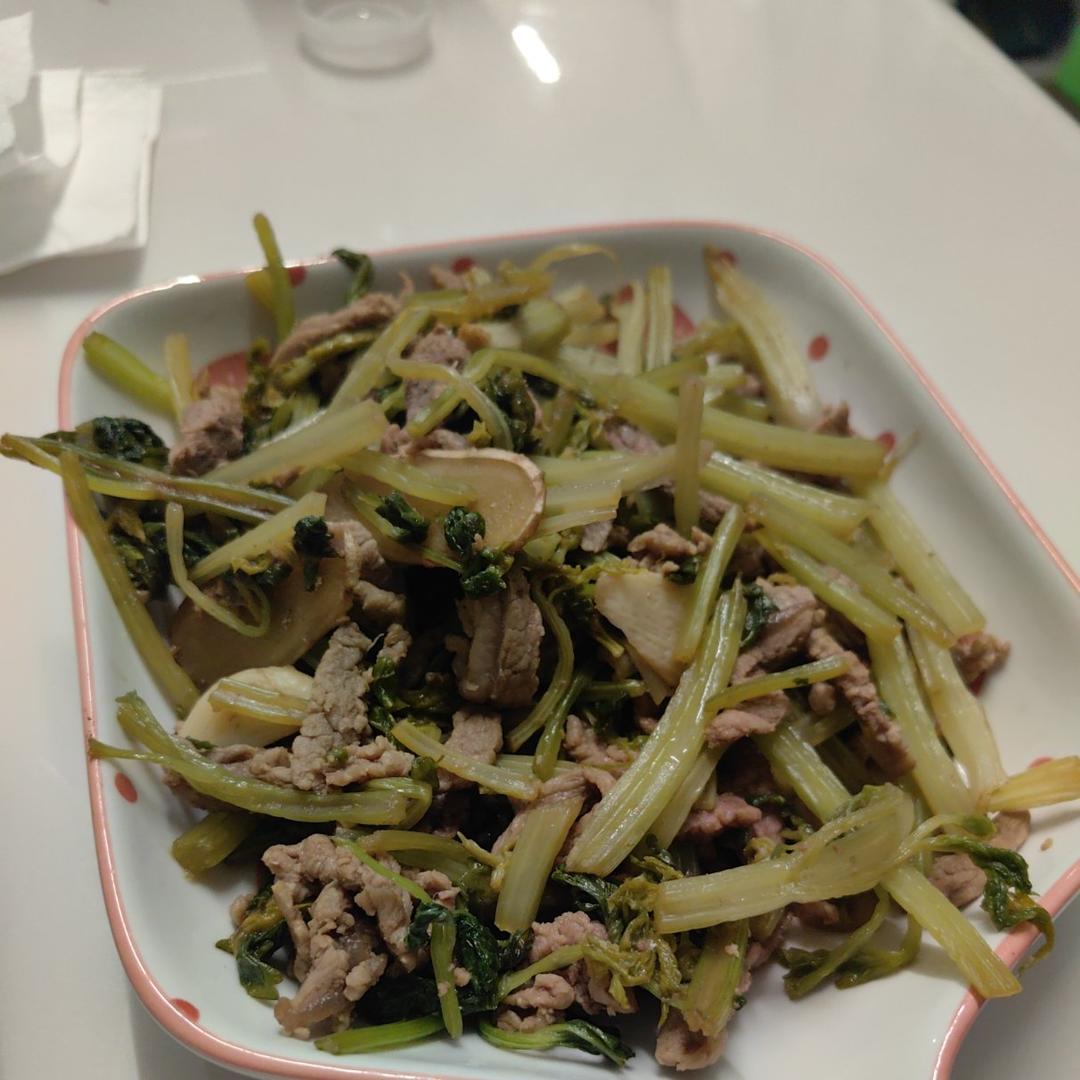 芹菜炒肉