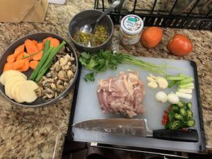 藤椒🌱番茄🍅酸汤鸡腿肉🍗牛肚🐂的做法 步骤3