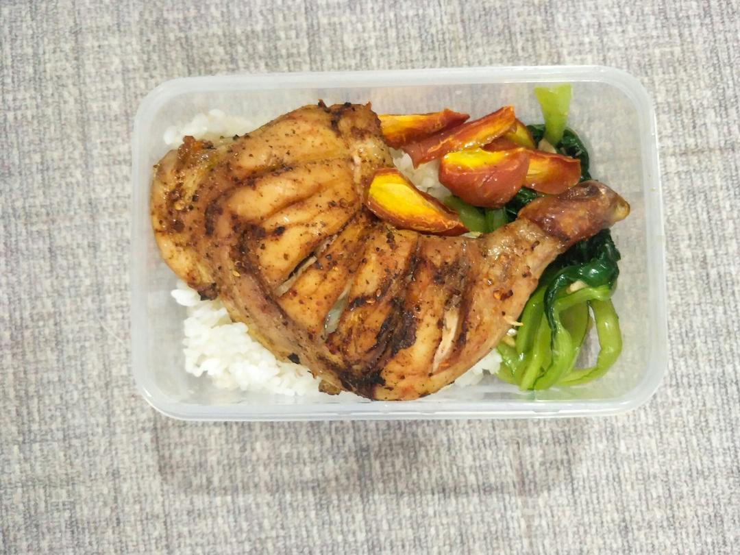 说不上是减脂还是增肌的健身餐