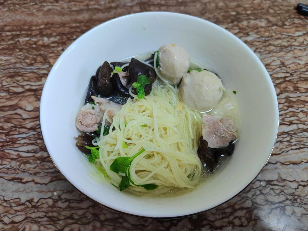 一个人的午餐