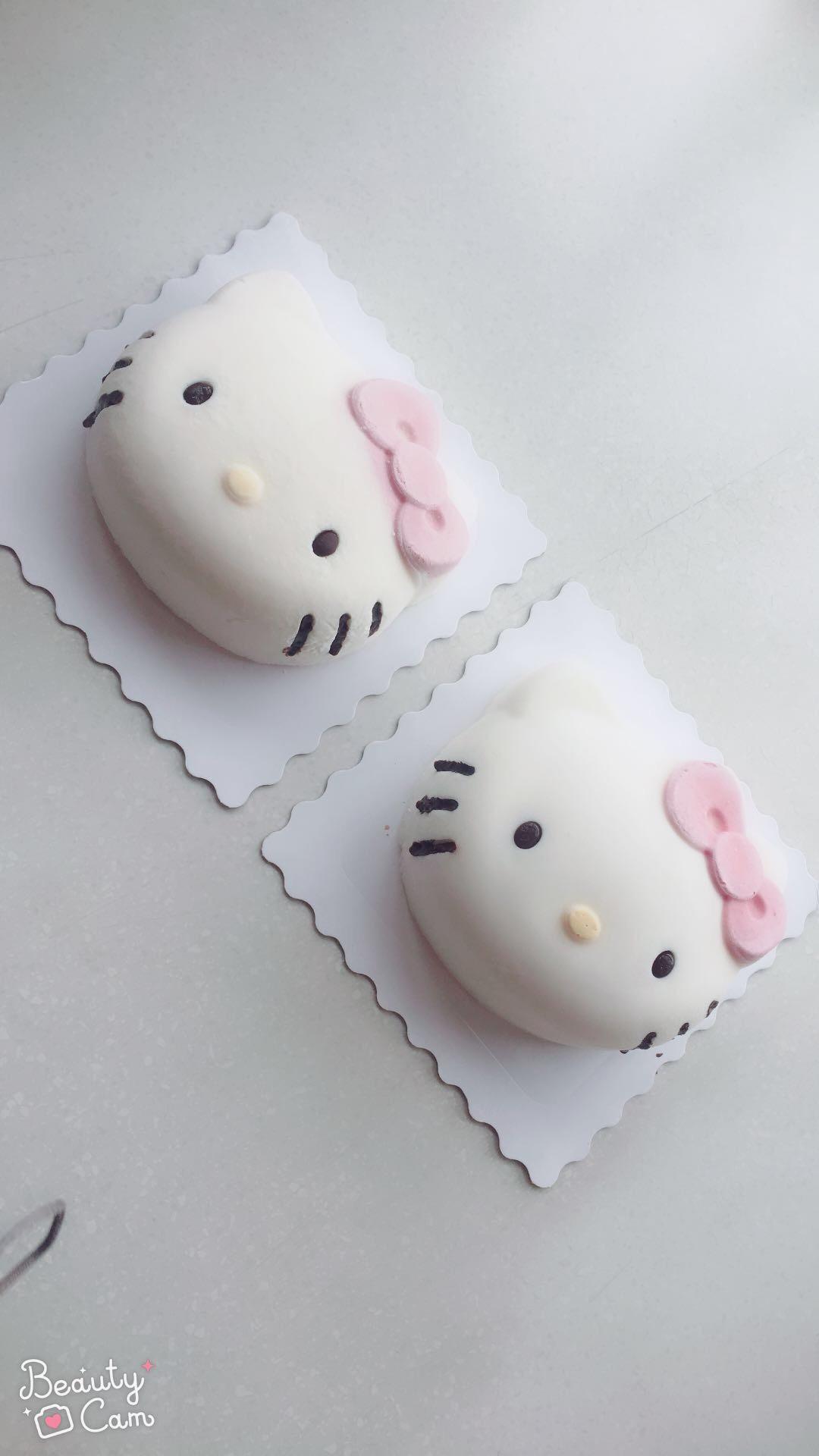 6寸kitty芝士慕斯蛋糕