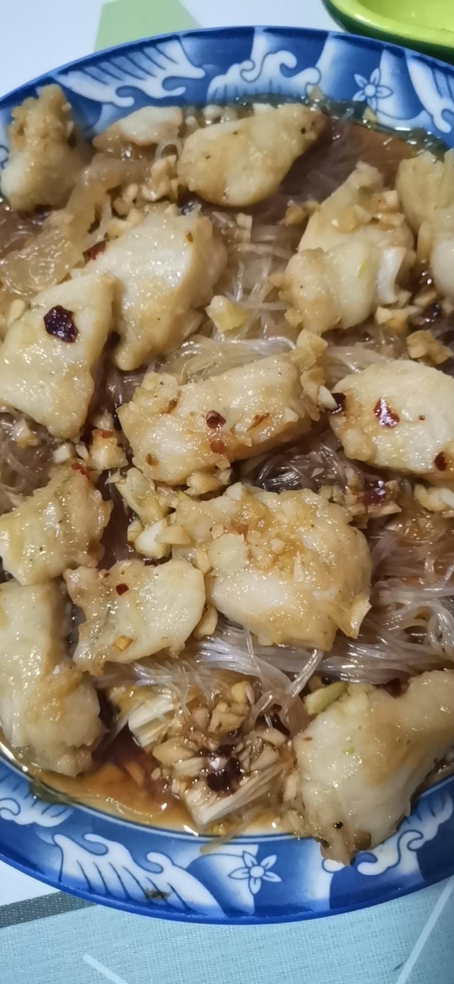 15分钟搞定【蒜蓉粉丝蒸龙利鱼】，入夏前多吃它准能瘦！