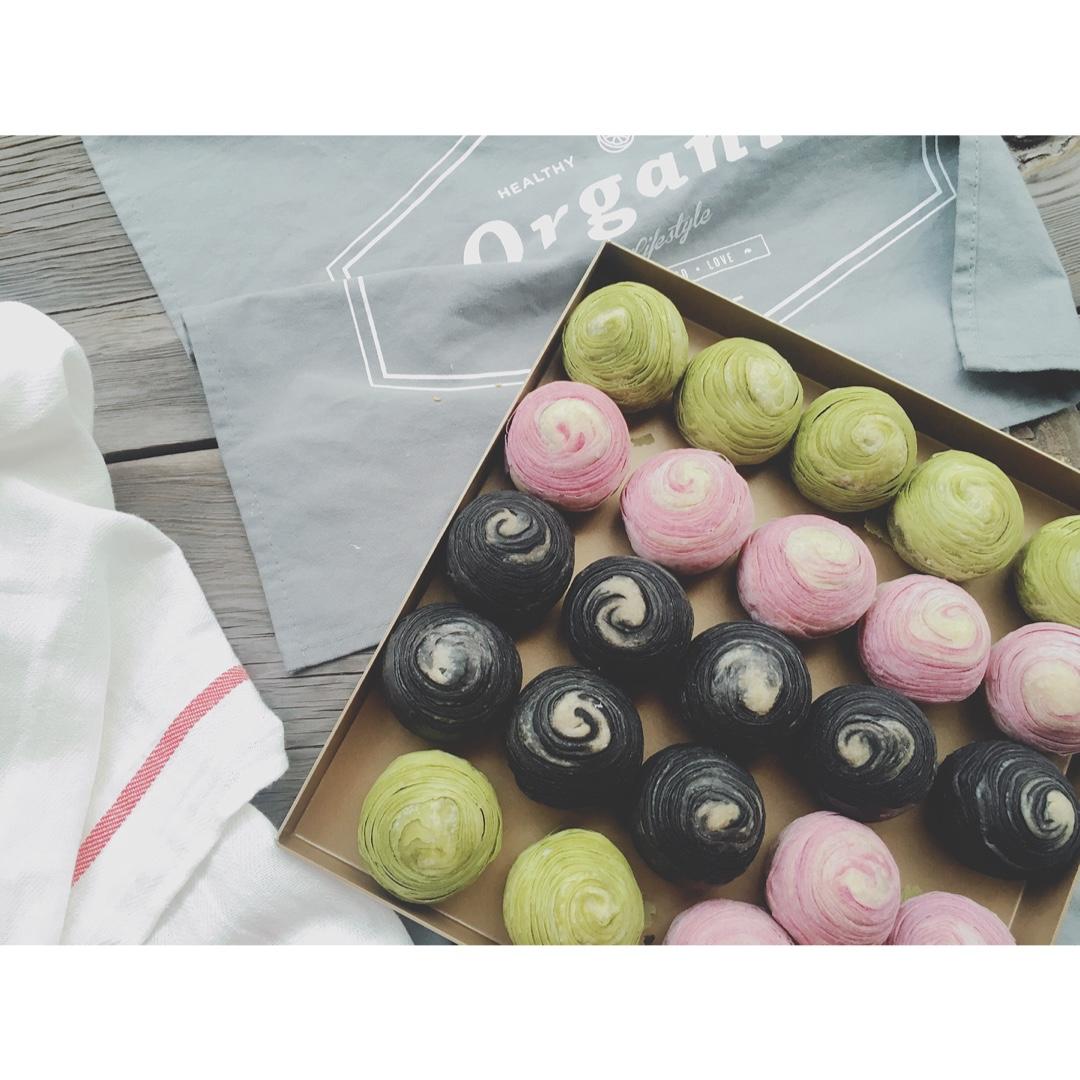 蛋黄酥~紫薯、抹茶、原味~花好月圆，中秋快乐~内附一次做六色蛋黄酥方法~