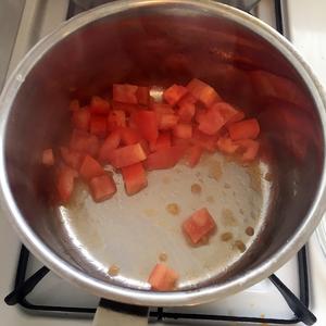 西红柿肉片汤的做法 步骤4