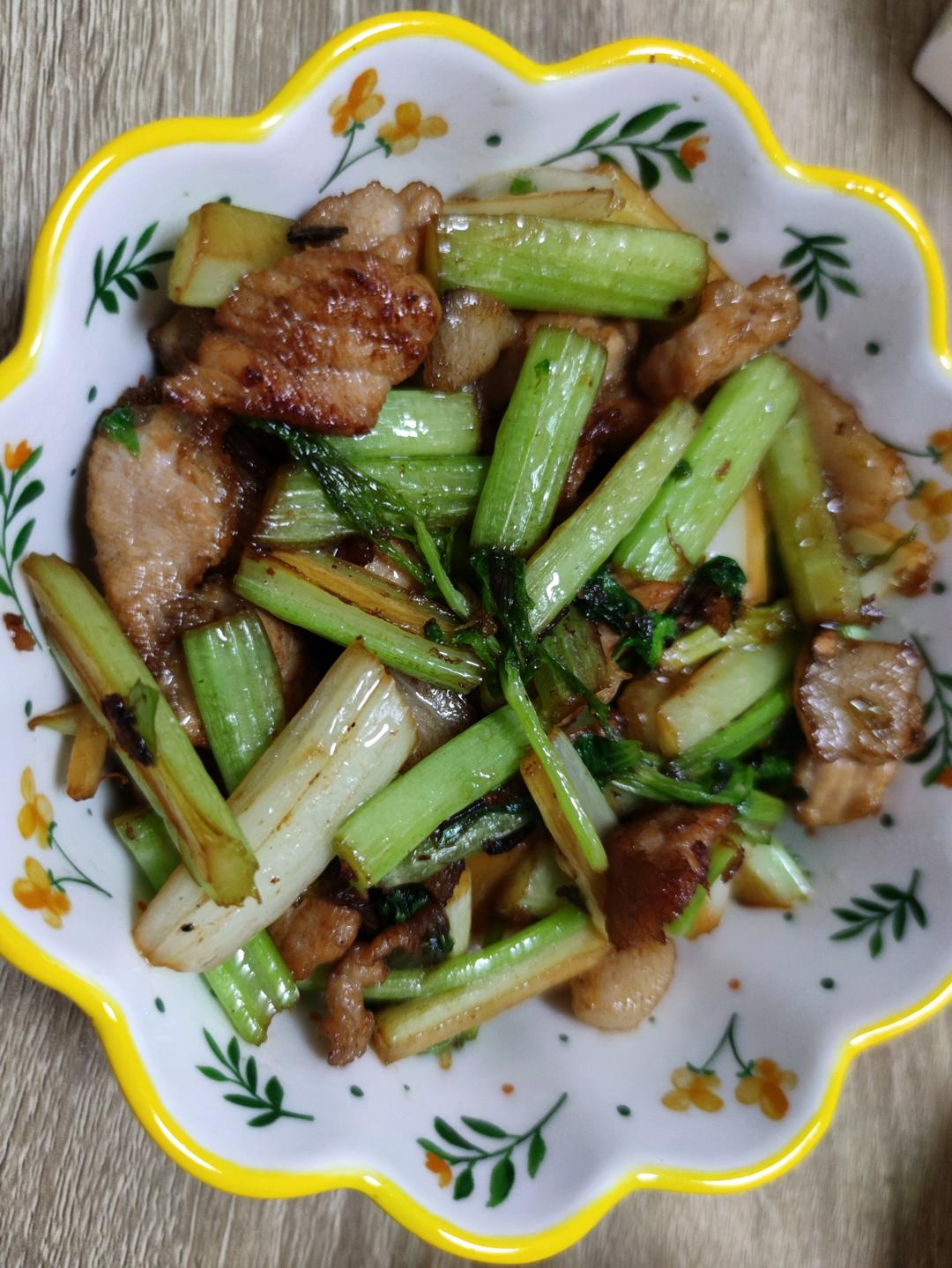 芹菜炒肉