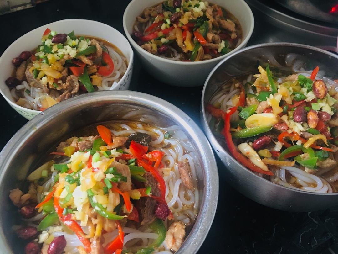 Ⅴampire做的常德米粉之双椒肉丝炒码粉