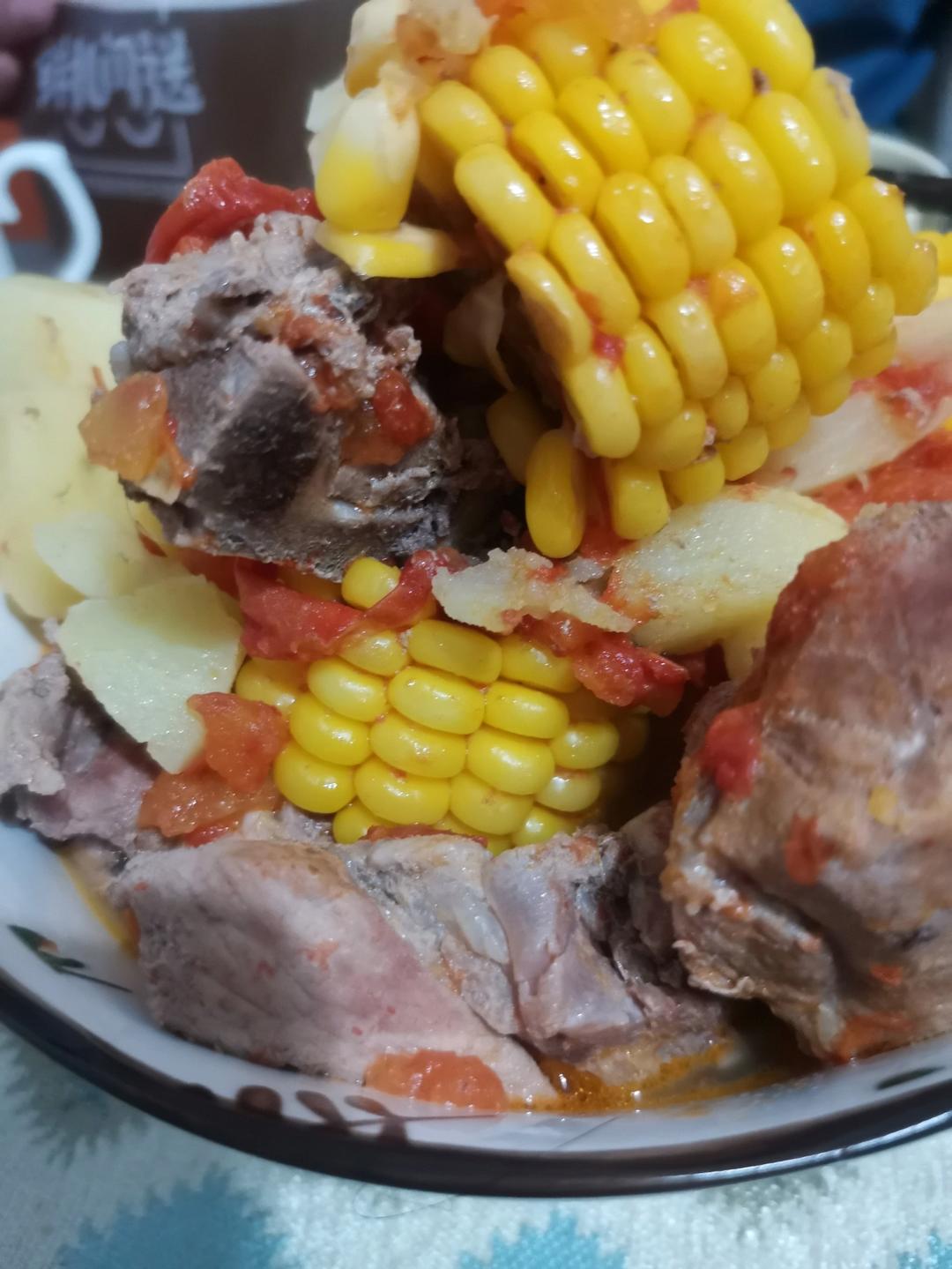 番茄土豆玉米排骨汤