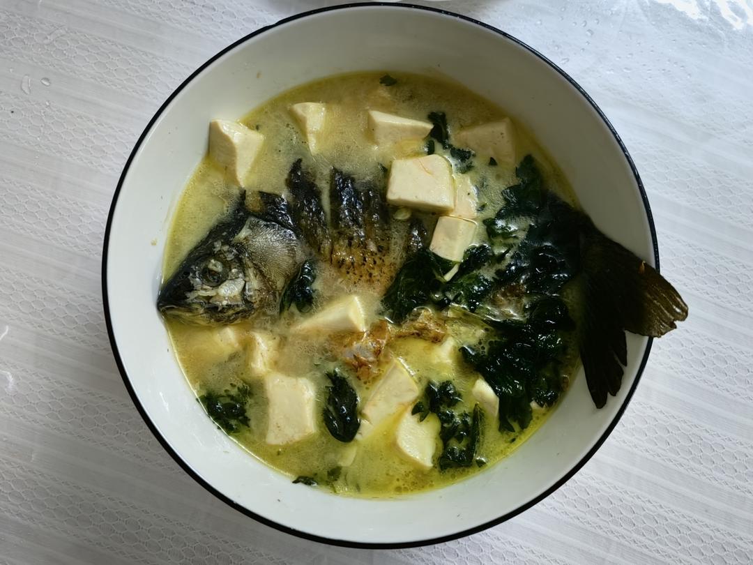 鲫鱼汤(鲫鱼豆腐汤)