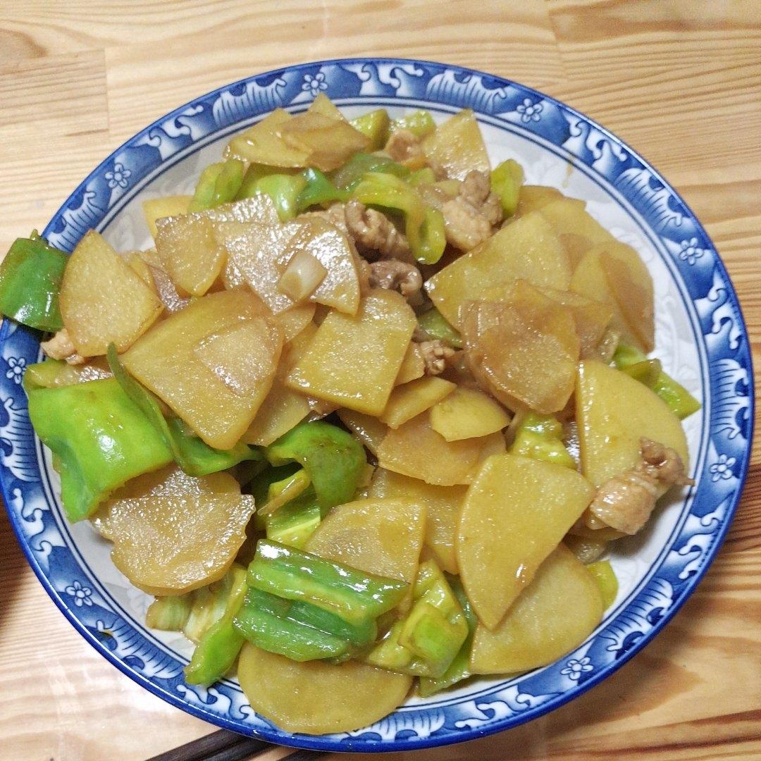 土豆辣子炒肉片