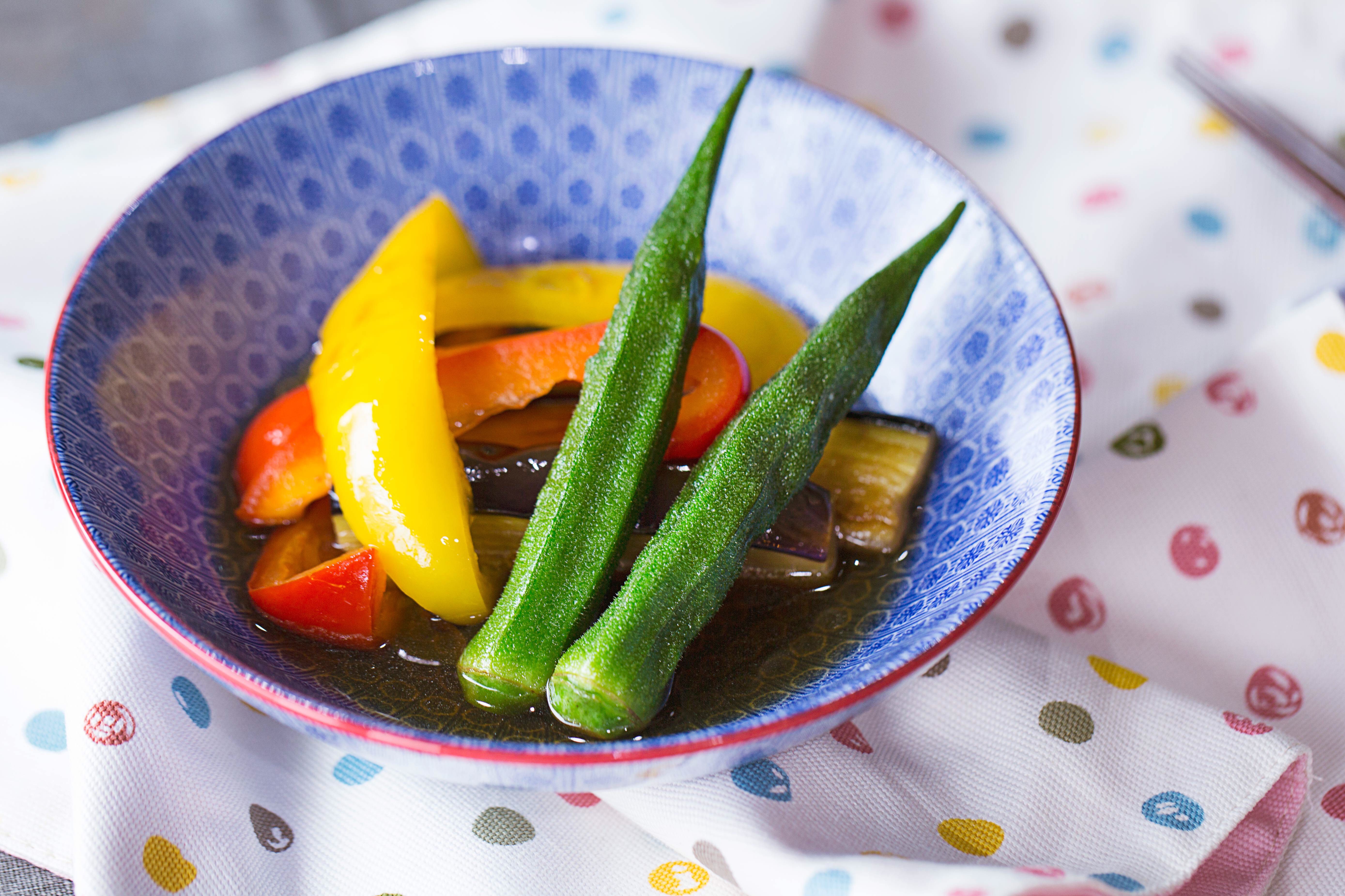 高汤冷渍夏日蔬菜的做法