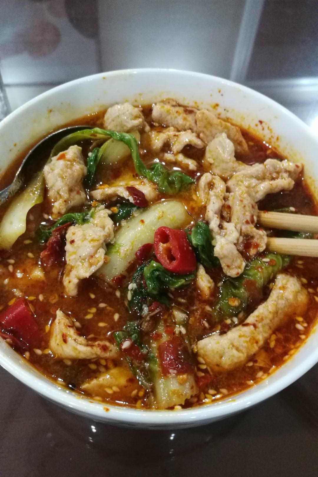 厨师长教你：“水煮肉片”的正宗做法，这味道真的很四川