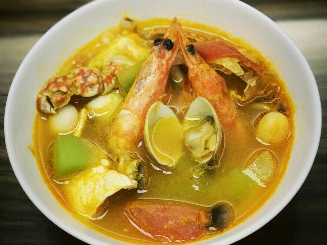 黄金海鲜汤
