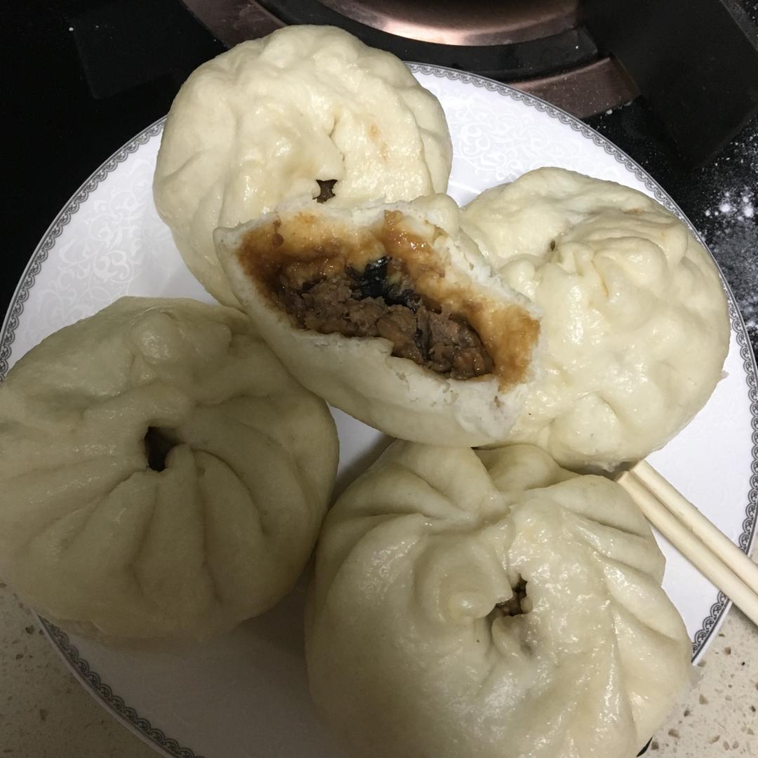 香菇酱肉包