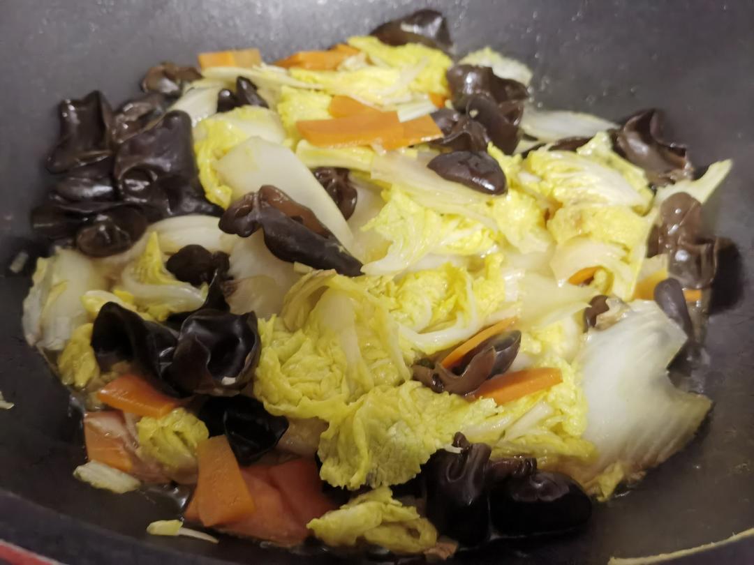 木耳胡萝卜炒白菜