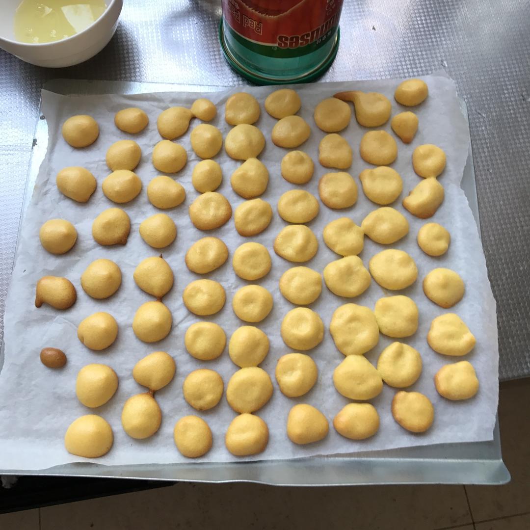 入口即化的蛋黄小饼干