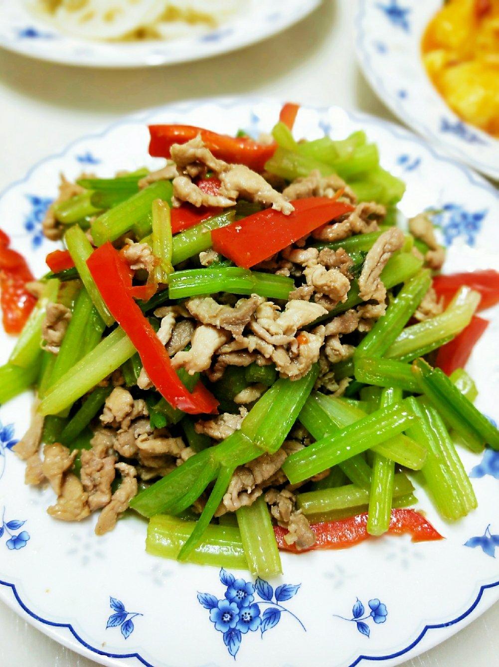 梅雨之时节做的芹菜肉丝
