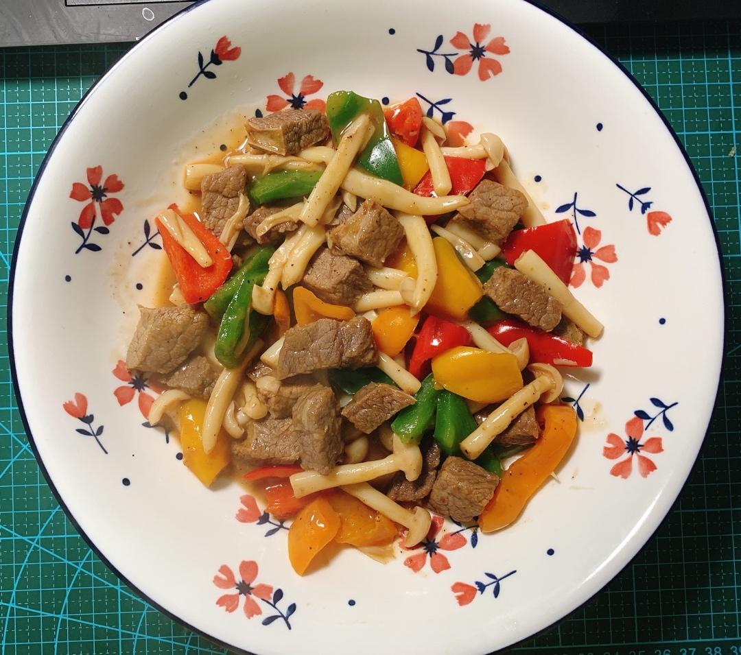 #28天减脂餐#少油版杏鲍菇黑椒牛肉粒+蒜蓉西兰花虾仁