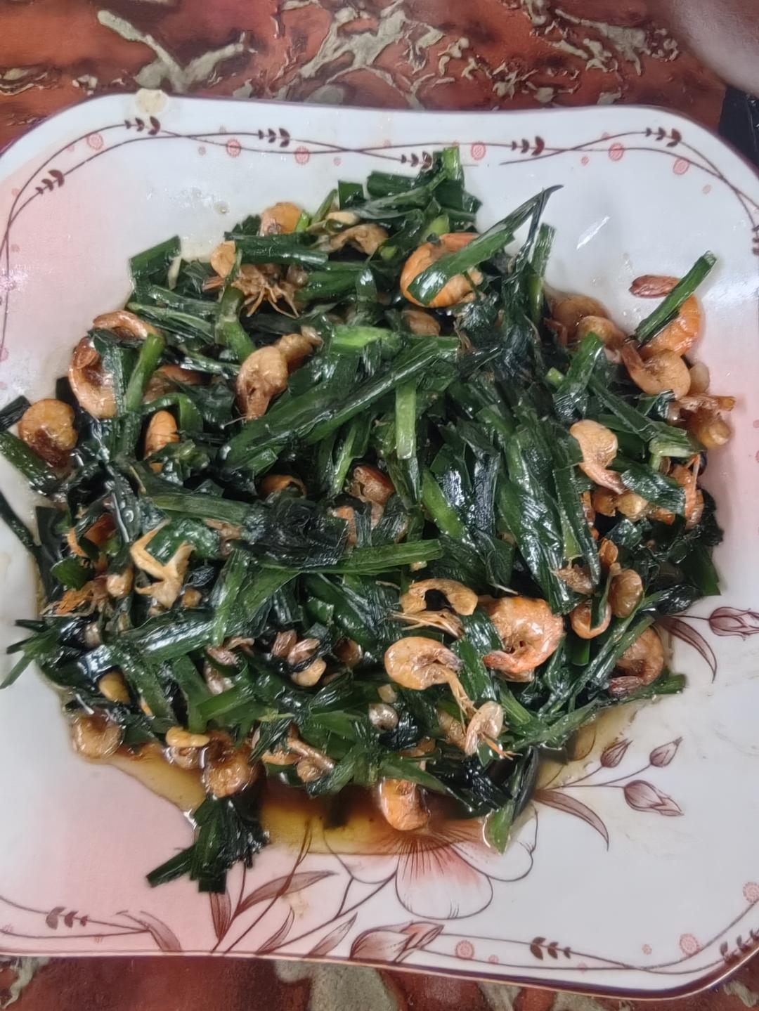 小河虾炒韭菜心
