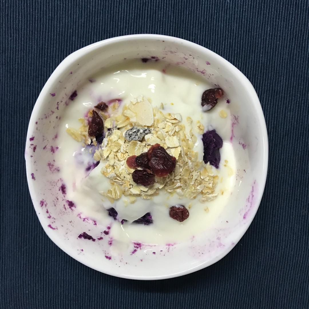 酸奶坚果紫薯泥