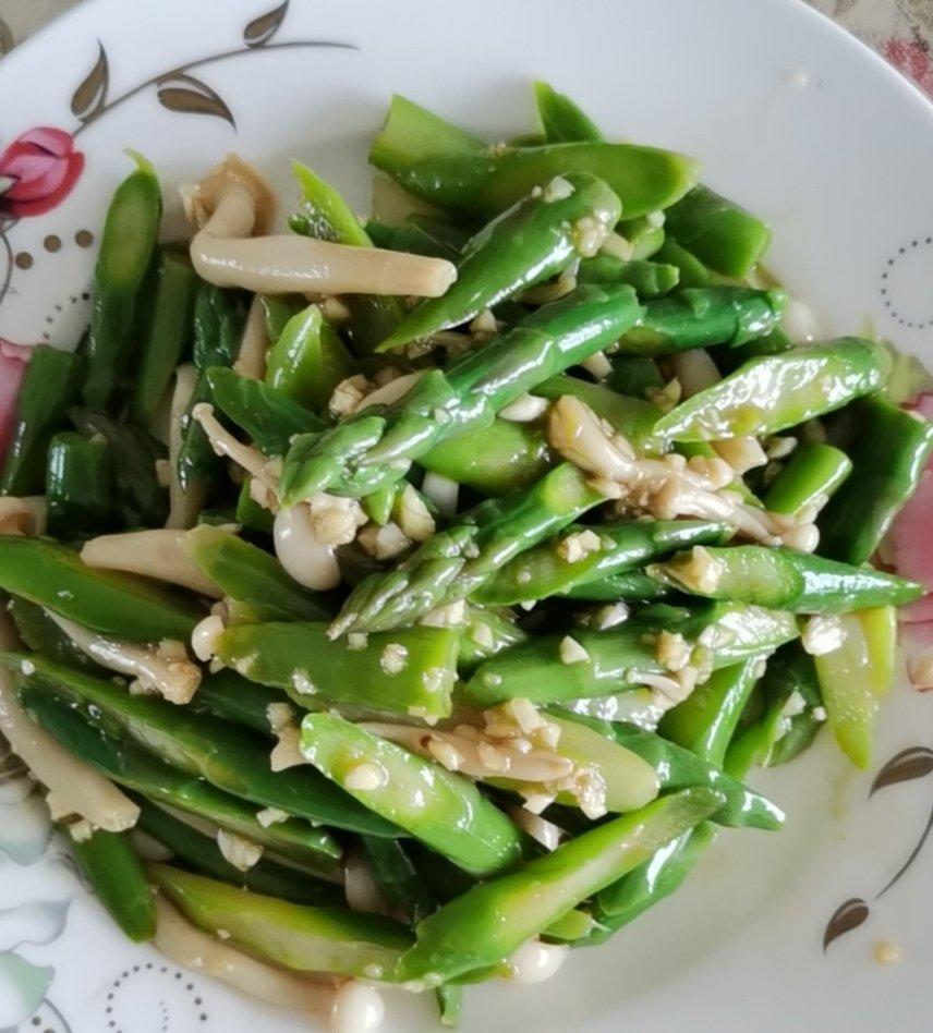芦笋白玉菇