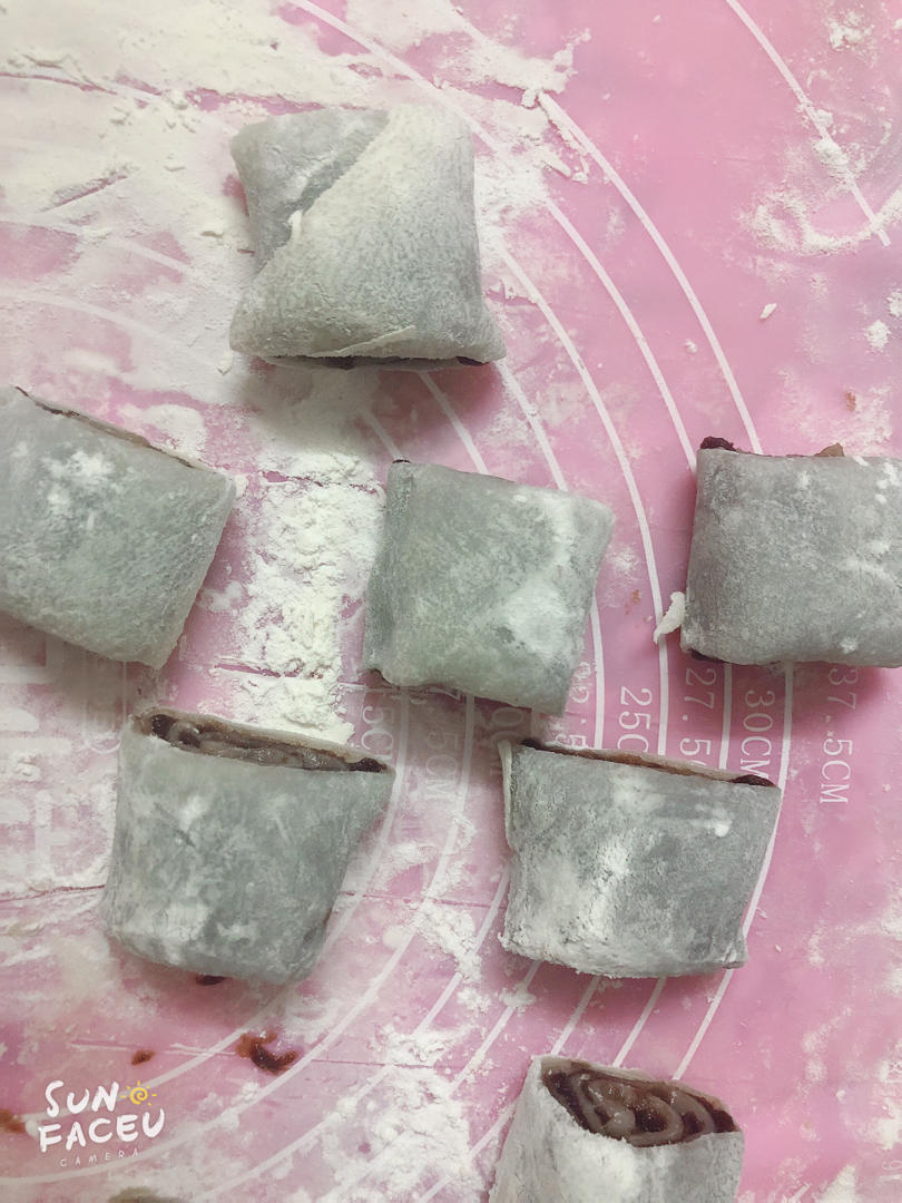 此配方做出的驴打滚无比软糯，放一天还是软的