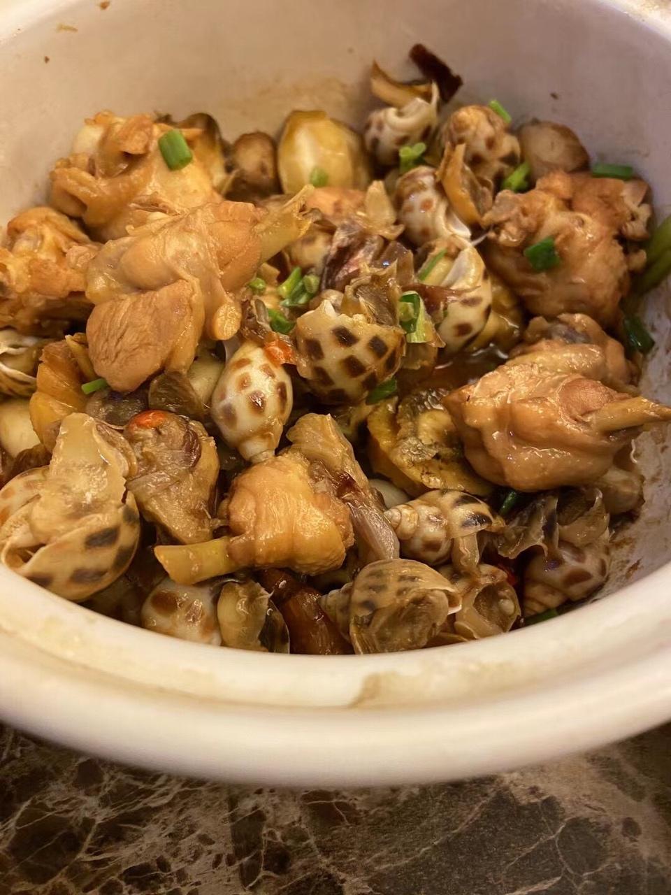 花螺鲍鱼焖鸡煲