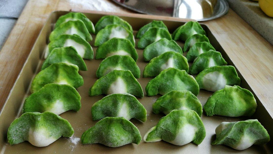 翡翠白玉白菜饺子详细版（附翡翠白玉白菜饺子包法，翡翠白玉饺子皮两种制法，面包机和面，翡翠白玉烧卖，各种馅料搭配）