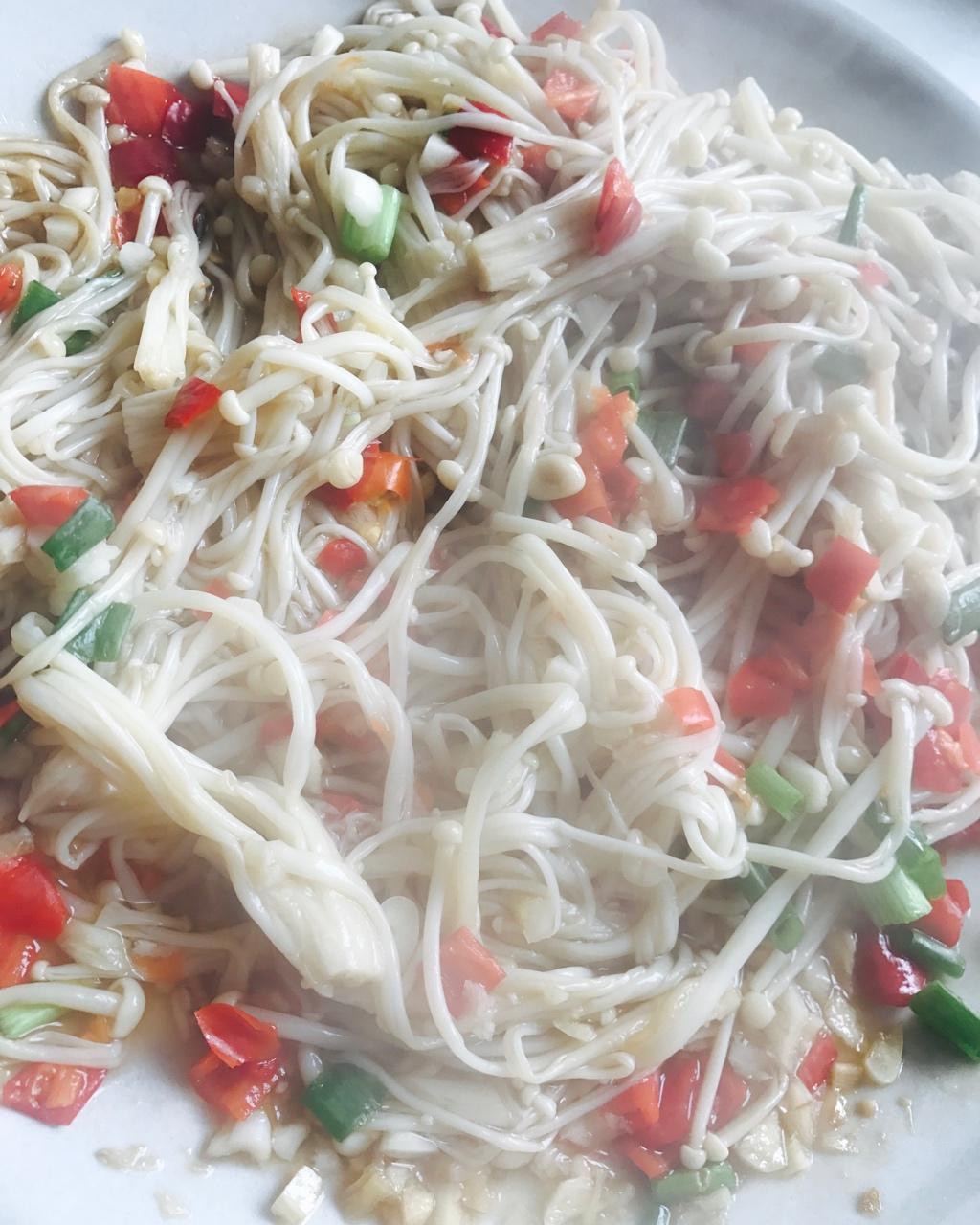 【清蒸金针菇--微波炉快手菜】