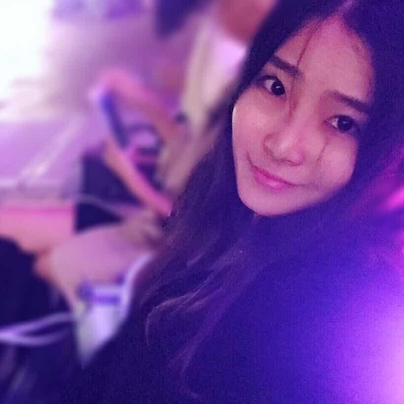 YW727