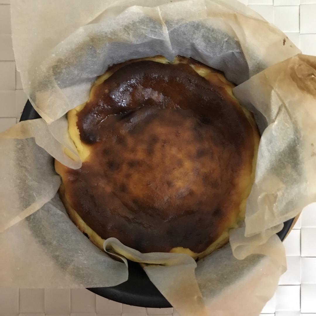 巴斯克式烤芝士蛋糕[超简单][搬运]