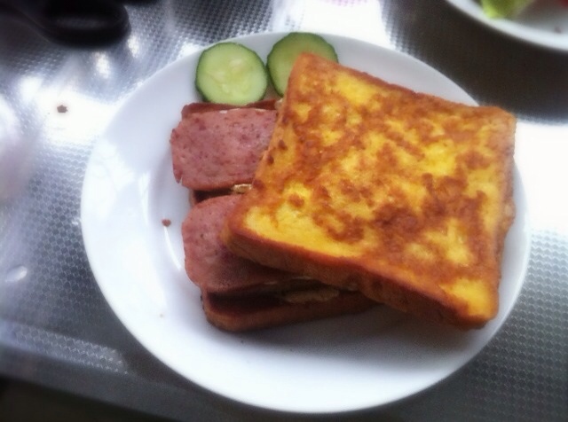 咸火腿鸡蛋煎三明治