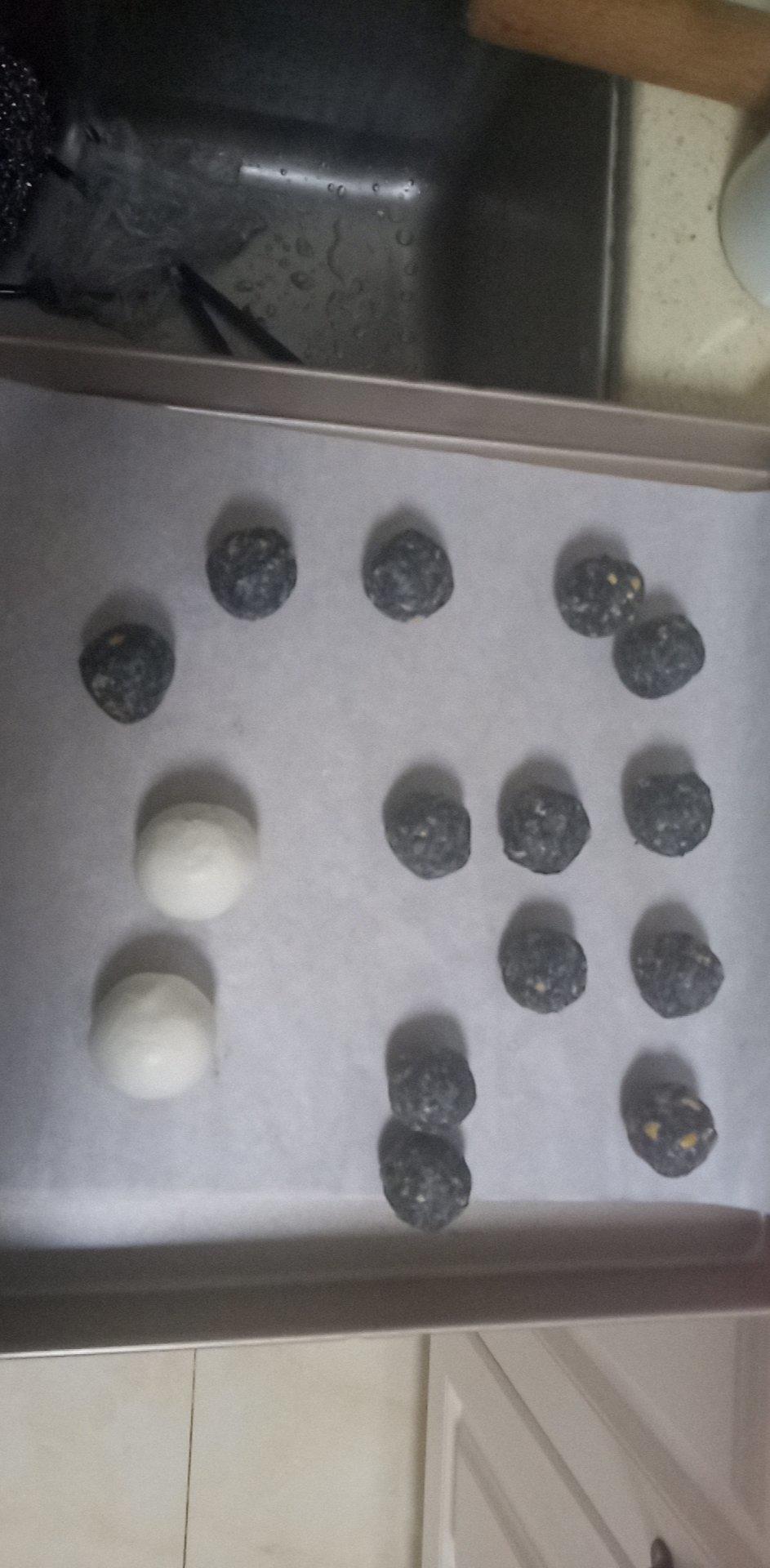 花生黑芝麻汤圆