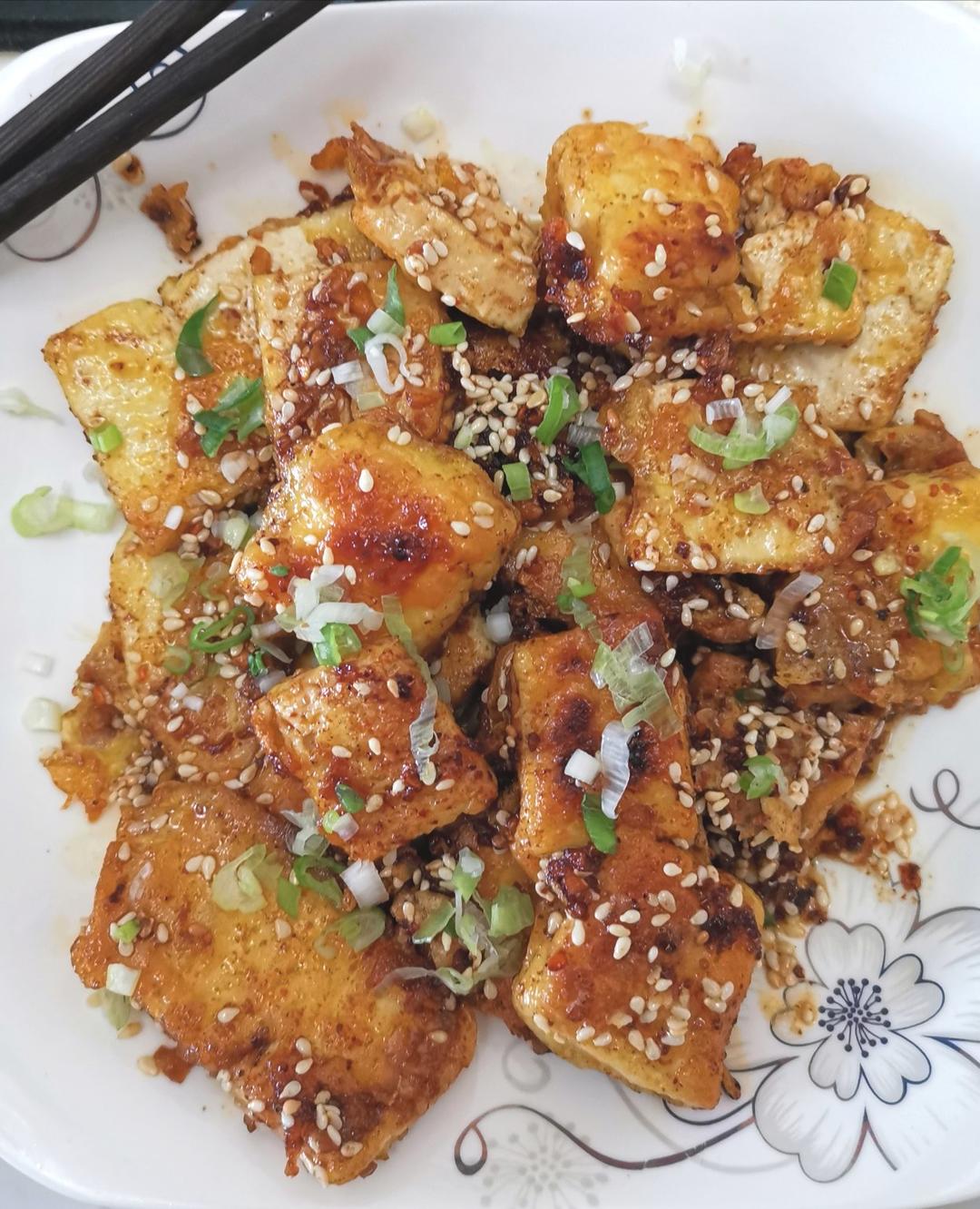 完胜路边摊：香煎孜然豆腐